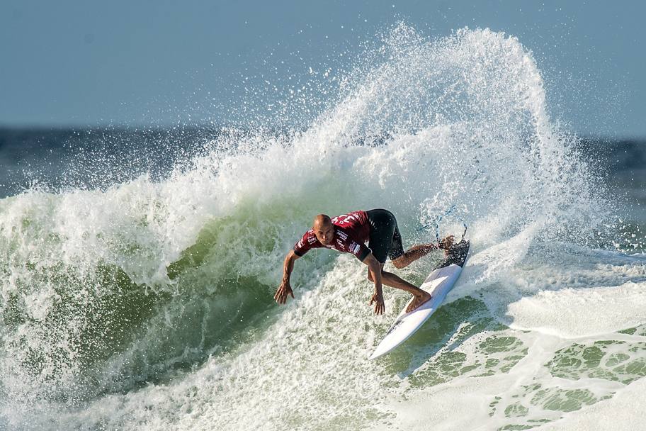 Rio Pro Surfing a Rio de Janeiro. Lo statunitense Kelly Slater si esibisce in una prova durante il Round 3 (GETTY IMAGES)